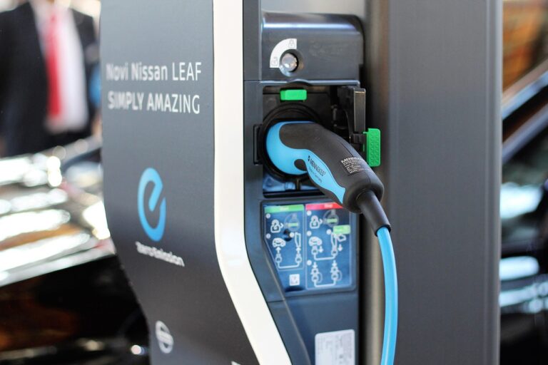 Toniebox auf der original Strom Ladestation zum einfachen und sicheren Aufladen